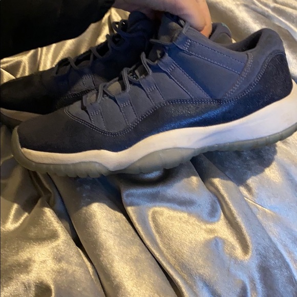 Jordan 11 - Picture 3 of 5